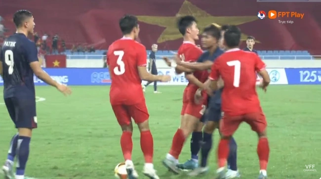 TRỰC TIẾP bóng đá Việt Nam vs Thái Lan (1-2): Patrik đưa 'Voi chiến' vươn lên - Ảnh 4.