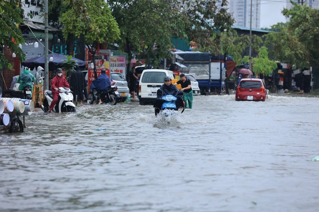 Thời tiết đêm 10/9: Bắc Bộ, Hòa Bình, Thanh Hóa có mưa to và dông - Ảnh 1.