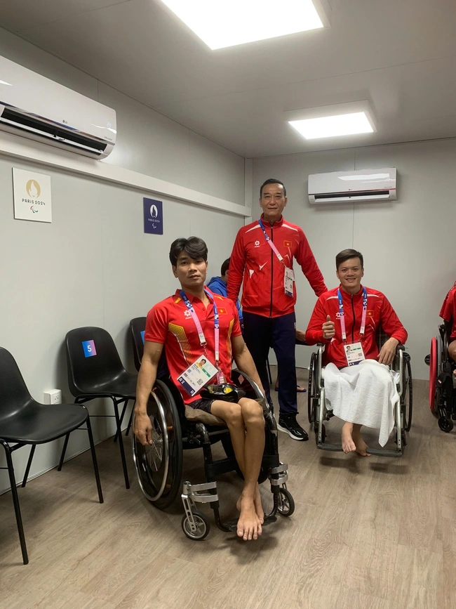 2 kình ngư Việt Nam xuất sắc vào chung kết Paralympic 2024 - Ảnh 1.